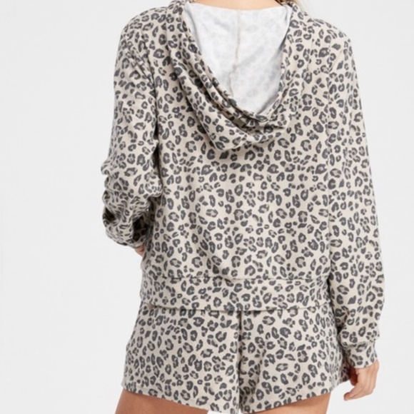 Leopard Lounge Set - Picture 2 of 2